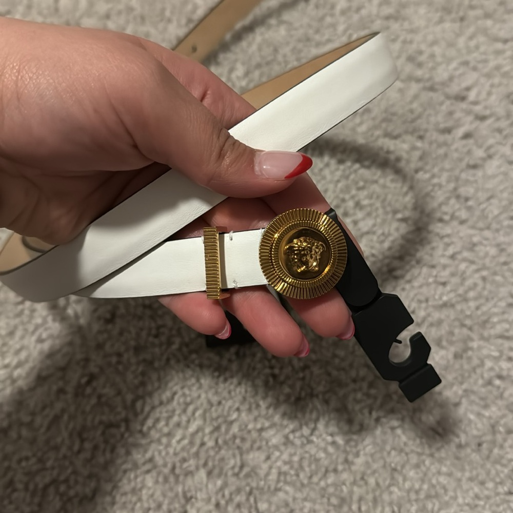 Versace La Medusa Calf Leather Belt! EUC